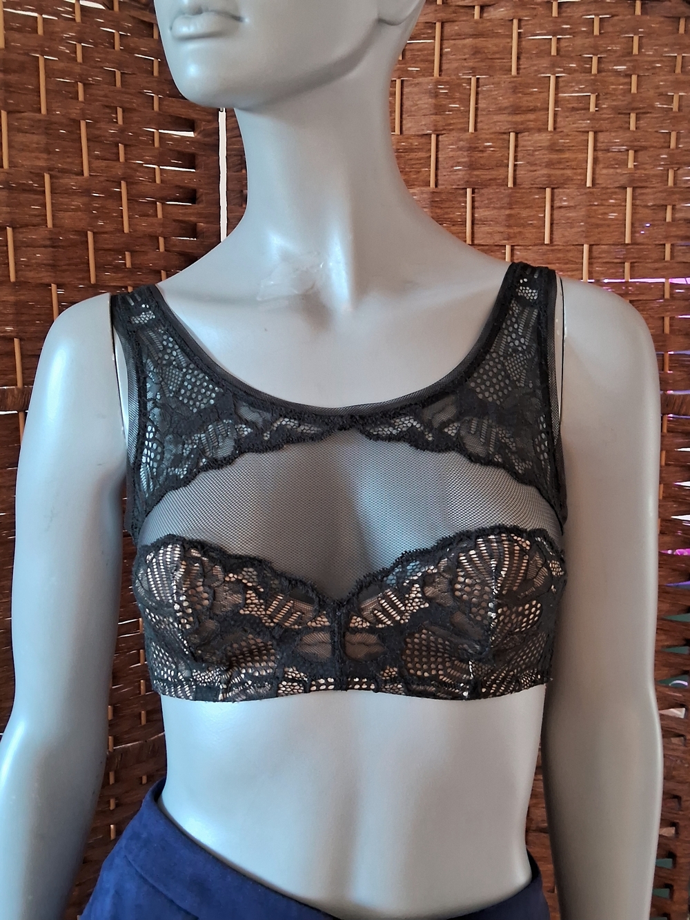 🌟 3/$30. Calvin Klein Black Lace & Mesh Bralette